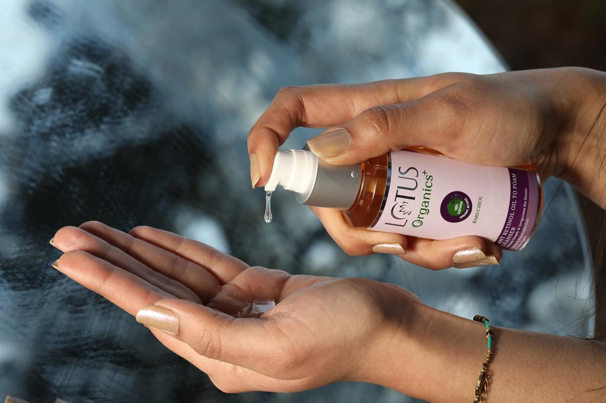 🌸 Natural glow ka secret – herbal care ke saath! Soft, smooth aur healthy looking skin har din.