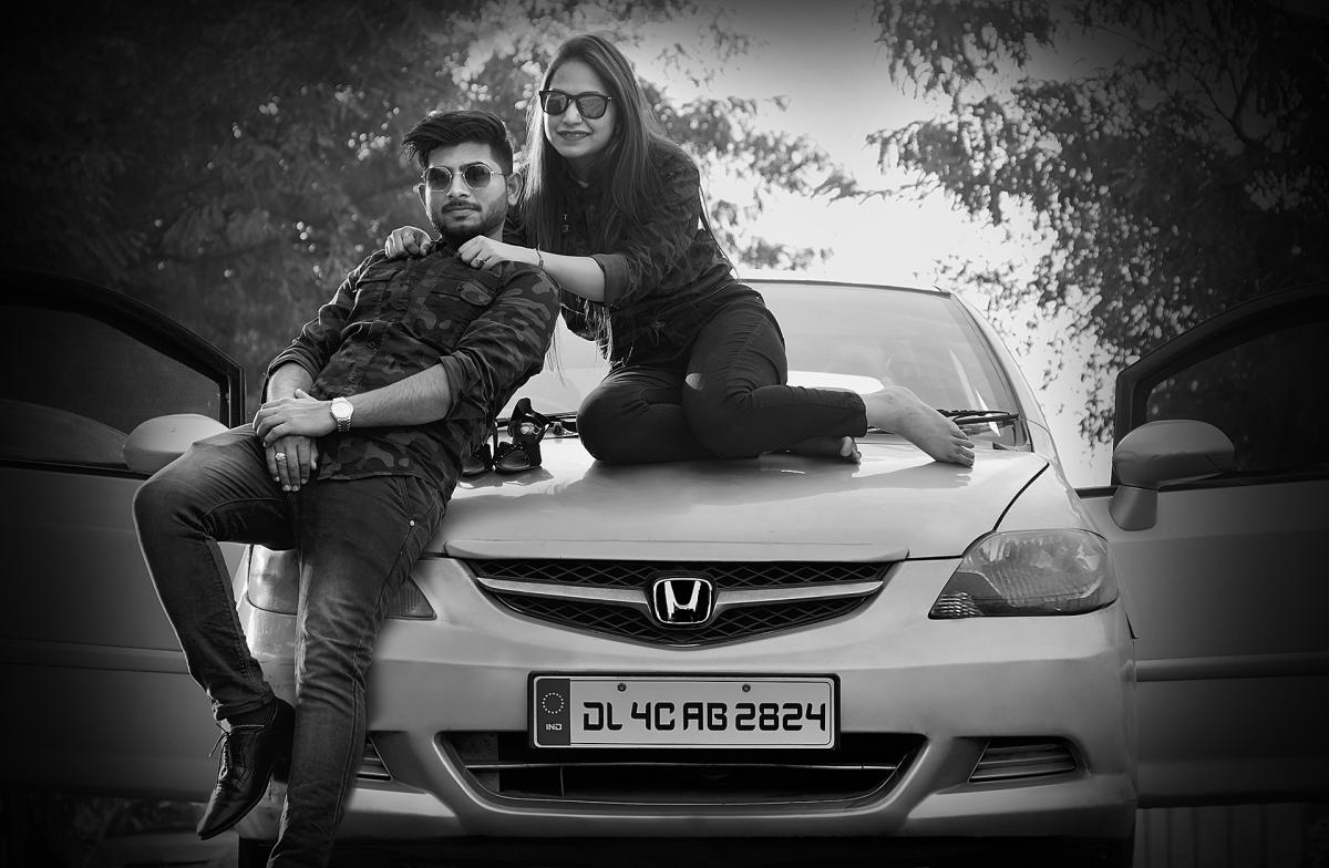 हर कपल की अपनी एक खास Love Story होती है। इन Pre-Wedding Shoots में हमने उन खूबसूरत पलों, मुस्कान और प्यार को कैमरे मे�
