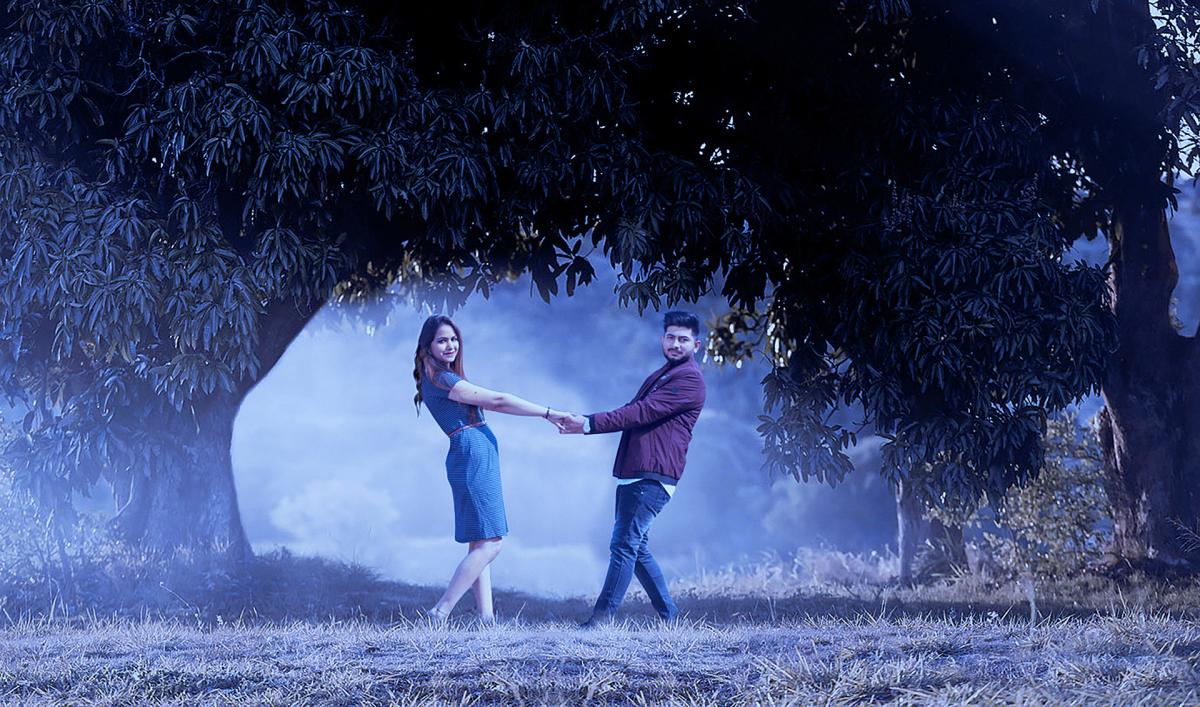 हर कपल की अपनी एक खास Love Story होती है। इन Pre-Wedding Shoots में हमने उन खूबसूरत पलों, मुस्कान और प्यार को कैमरे मे�