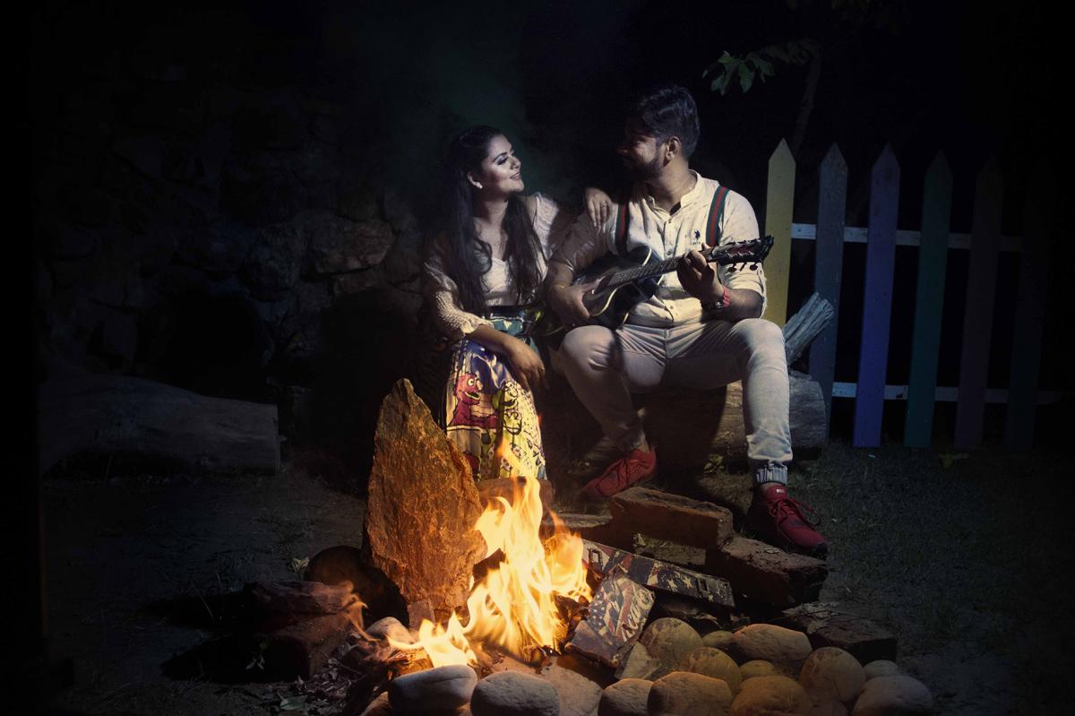 हर कपल की अपनी एक खास Love Story होती है। इन Pre-Wedding Shoots में हमने उन खूबसूरत पलों, मुस्कान और प्यार को कैमरे मे�