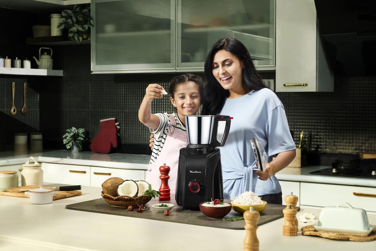 )  🔪 Chop, grind aur prepare karein food seconds me! Modern kitchen ke liye powerful aur smart solution.