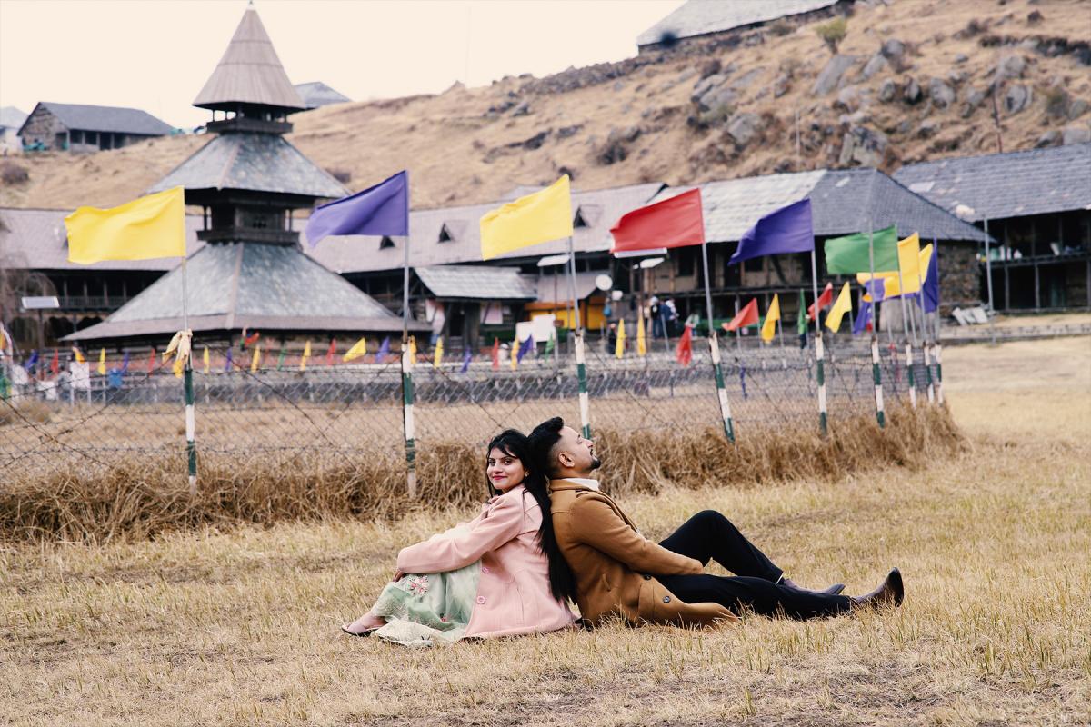 Manali की खूबसूरत वादियों में, अलग-अलग लोकेशन्स पर कैद की गई एक प्यारी Love Story — जहाँ हर फ्रेम में प्यार और 