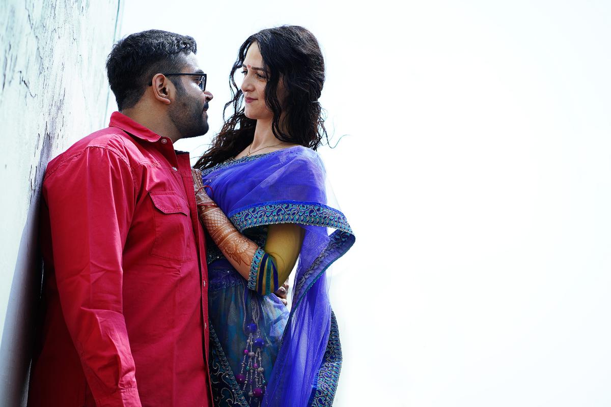 हर कपल की अपनी एक खास Love Story होती है। इन Pre-Wedding Shoots में हमने उन खूबसूरत पलों, मुस्कान और प्यार को कैमरे मे�
